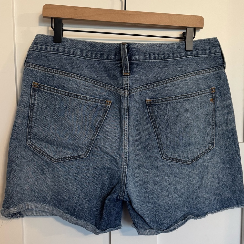 Madewell Button-Fly Raw Hem Denim Shorts - Blue - Picture 3 of 4